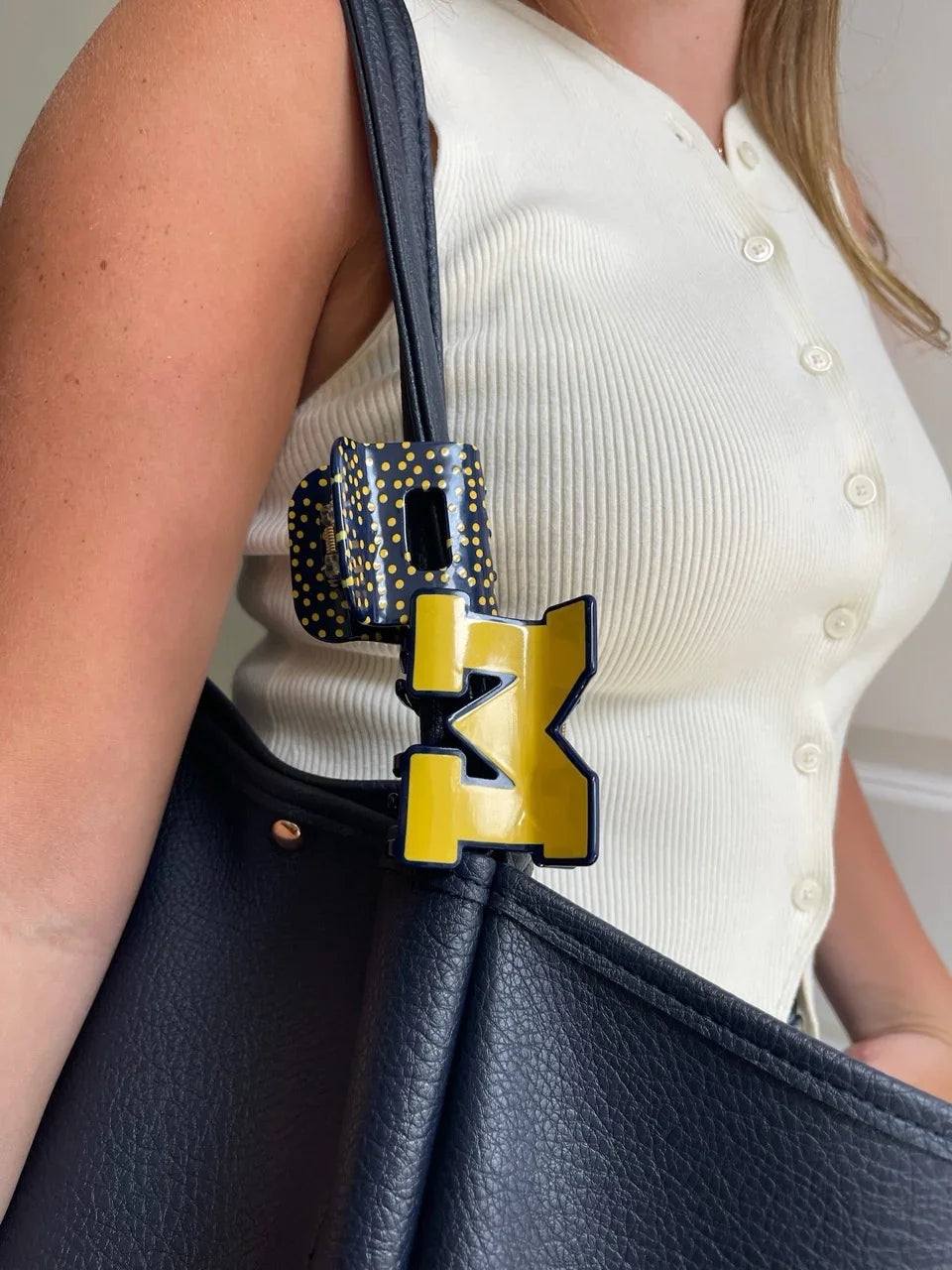 Michigan® Block M Logo Claw - Fizzy